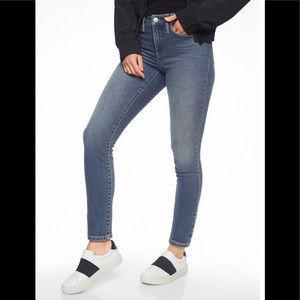 NWT! Athleta Sculptek Skinny Jean - Dark Wash